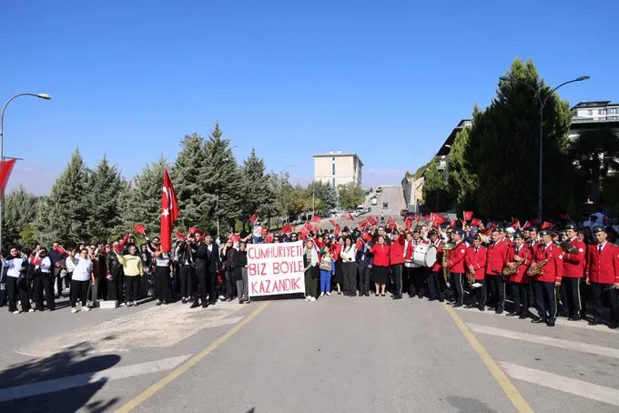 Cumhuriyetin 102. Yılı Hasan Kalyoncu Üniversitesi’nde coşkuyla kutlandı